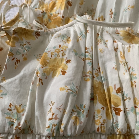 Wayf Ivory Smocked Floral Midi dress size S - Picture 6 of 7